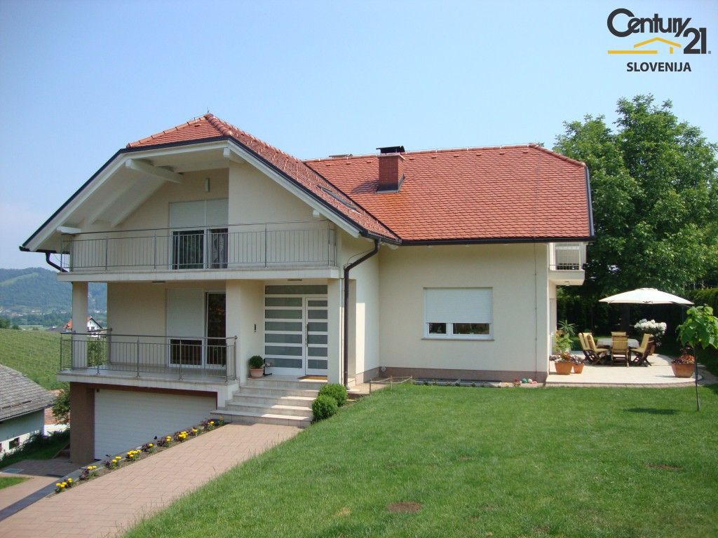 Дом в Мариборе, Словения, 377 м2 - фото 1