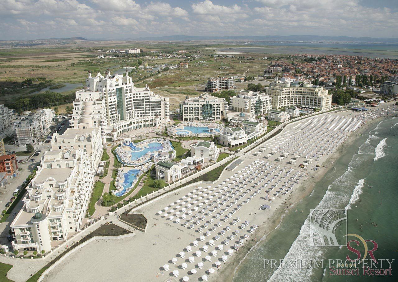 Апартаменты в Поморие, Болгария, 67.83 м2 - фото 1