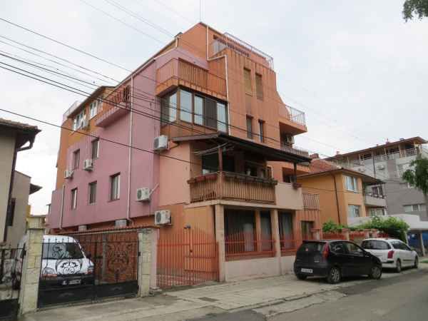 Квартира в Бургасе, Болгария, 45 м2 - фото 1