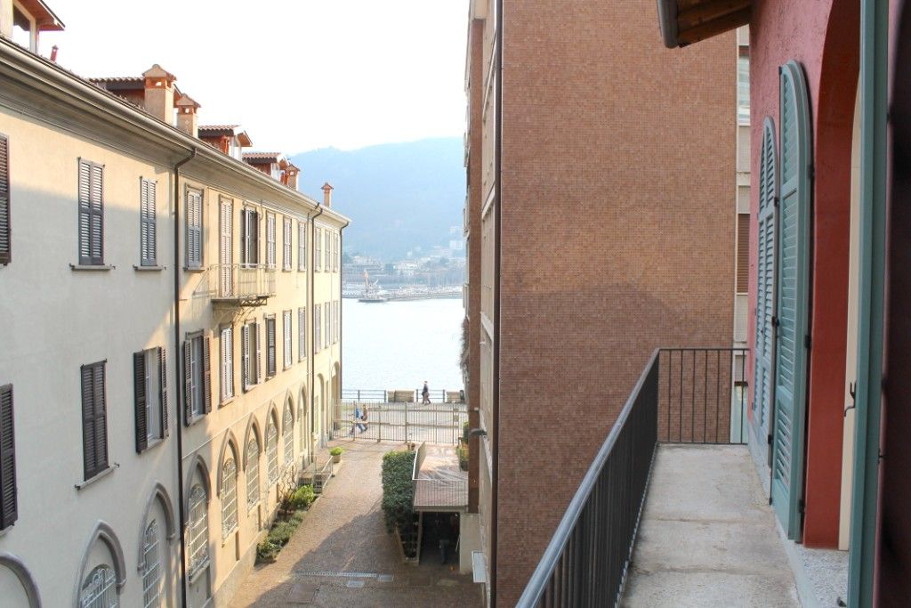 Апартаменты у озера Комо, Италия, 65 м2 - фото 1