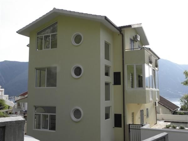 Квартира в Доброте, Черногория, 42 м2 - фото 1