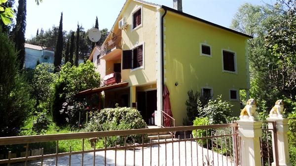 Дом в Игало, Черногория, 130 м2 - фото 1