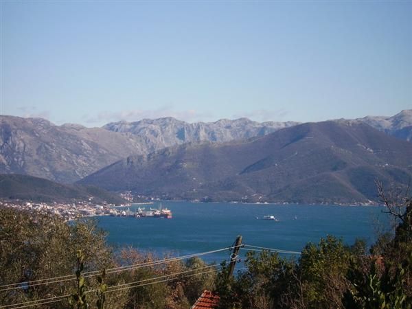 Земля на полуострове Луштица, Черногория, 1 700 м2 - фото 1
