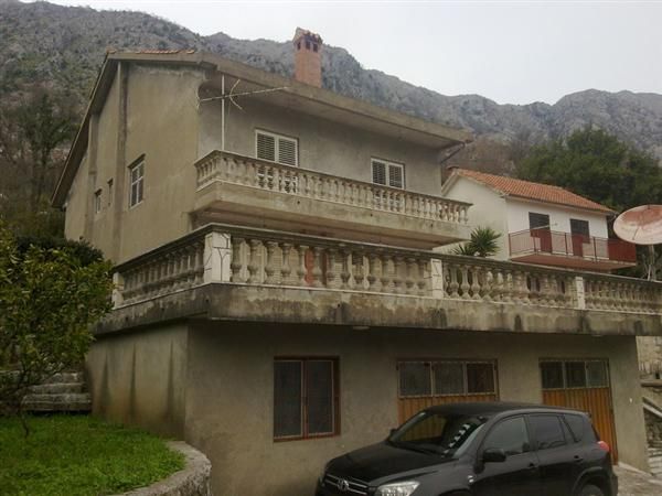 Дом в Которе, Черногория, 291 м2 - фото 1