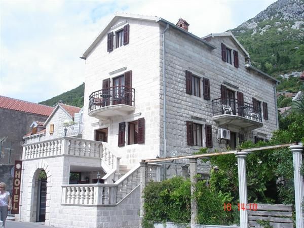 Отель, гостиница в Перасте, Черногория, 360 м2 - фото 1