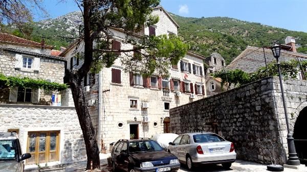 Квартира в Перасте, Черногория, 64 м2 - фото 1