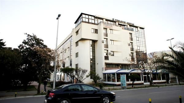 Отель, гостиница в Баре, Черногория, 35 м2 - фото 1