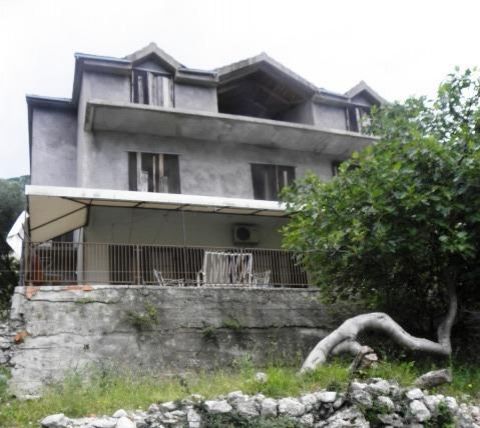 Дом в Рисане, Черногория, 465 м2 - фото 1