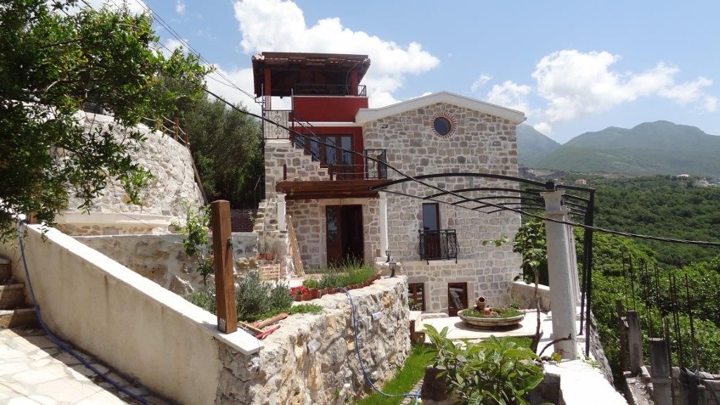 Дом в Тивате, Черногория, 120 м2 - фото 1