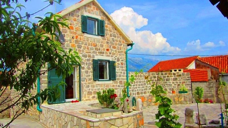 Дом на полуострове Луштица, Черногория, 120 м2 - фото 1