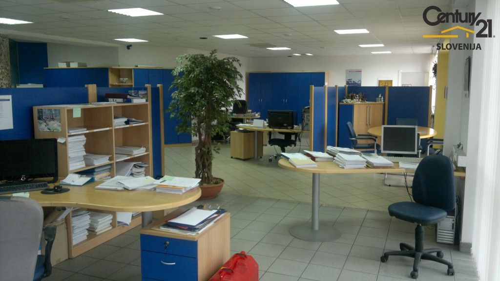Офис в Мариборе, Словения, 254.7 м2 - фото 1
