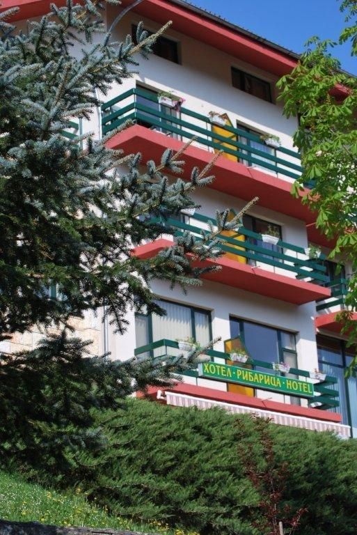 Отель, гостиница в Ловече, Болгария, 5 000 м2 - фото 1