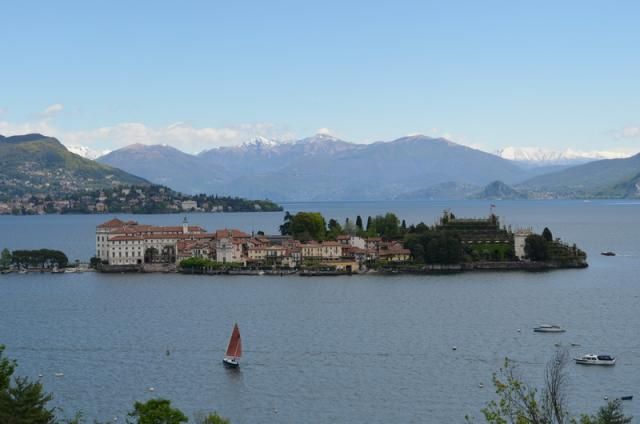 Вилла у озера Маджоре, Италия, 470 м2 - фото 1