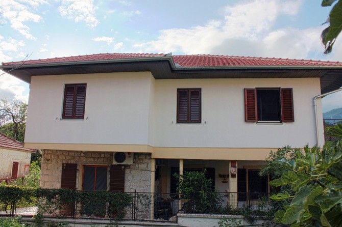 Дом в Херцег-Нови, Черногория, 164 м2 - фото 1