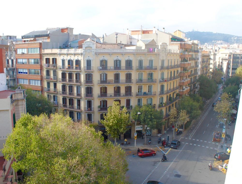 Отель, гостиница в Барселоне, Испания, 2 100 м2 - фото 1
