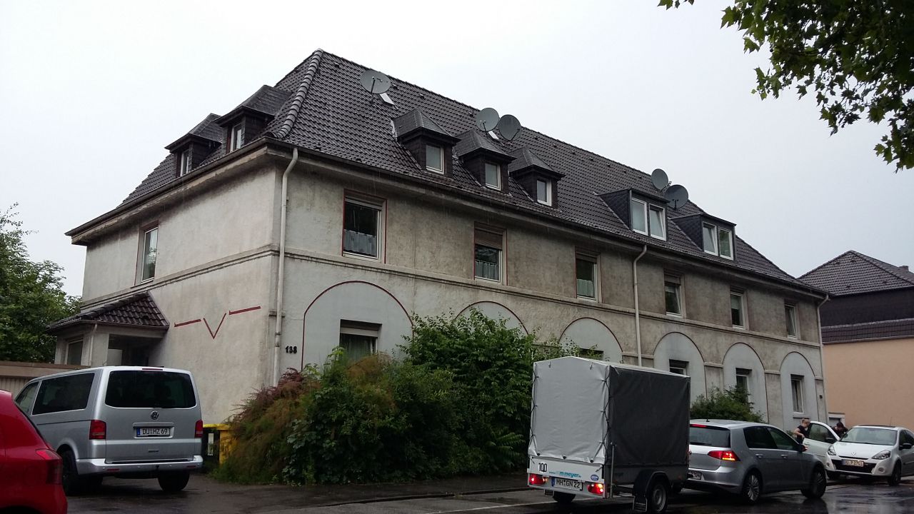 Доходный дом в Дуйсбурге, Германия, 300 м2 - фото 1