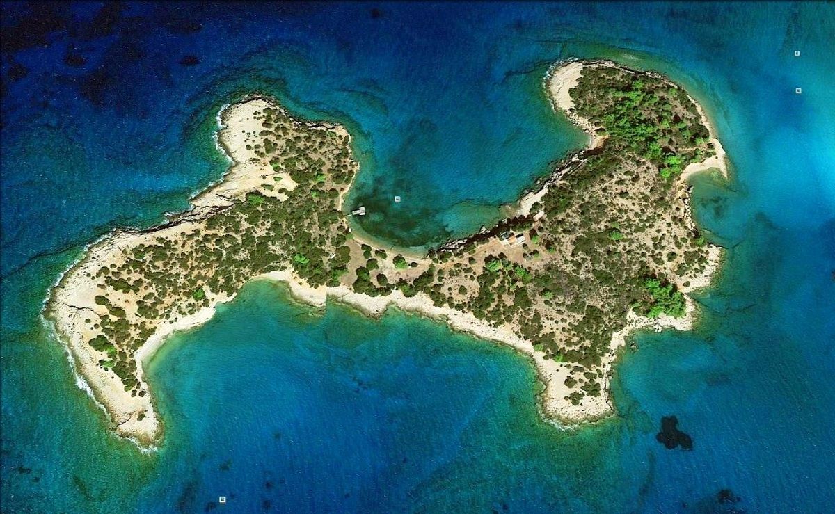 Остров в Афинах, Греция, 78 000 м2 - фото 1