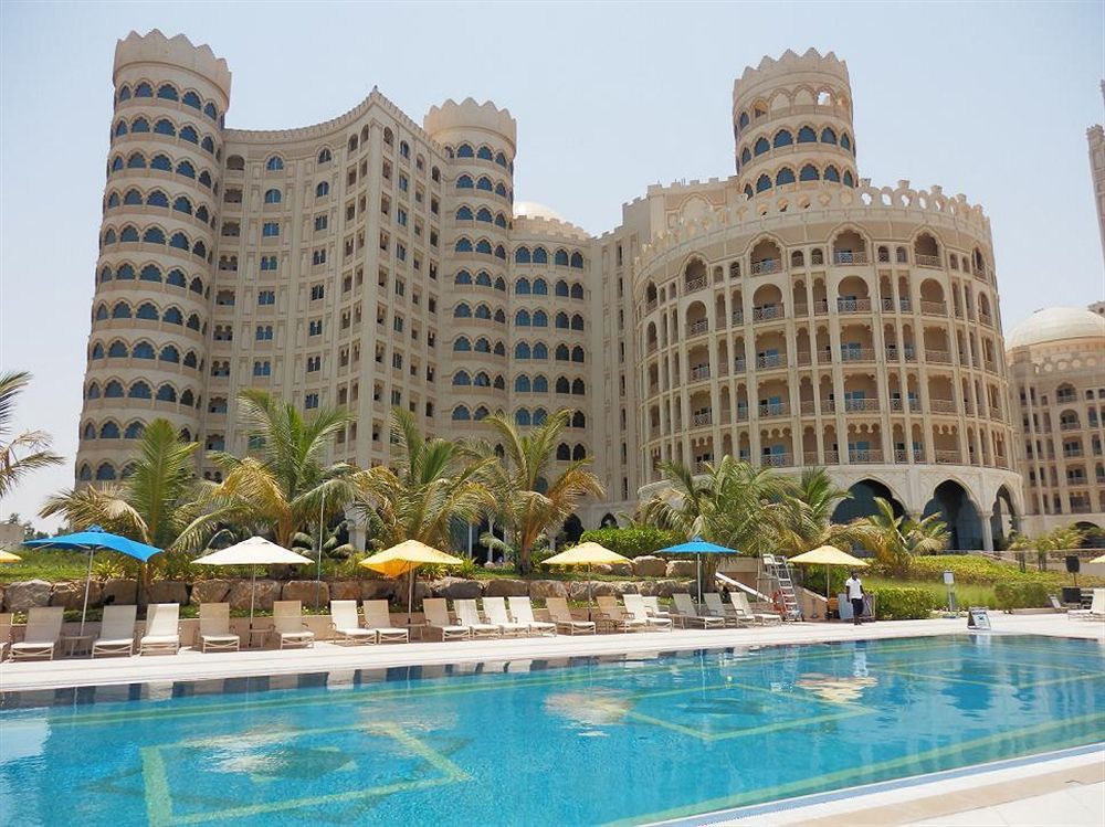Отель, гостиница в Рас-эль-Хайме, ОАЭ, 69 м2 - фото 1