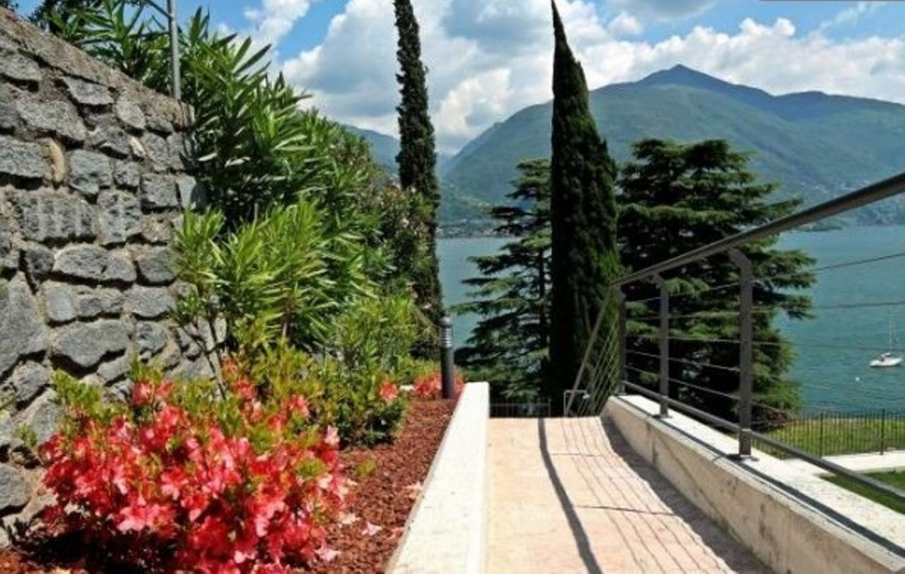 Апартаменты у озера Комо, Италия, 70 м2 - фото 1