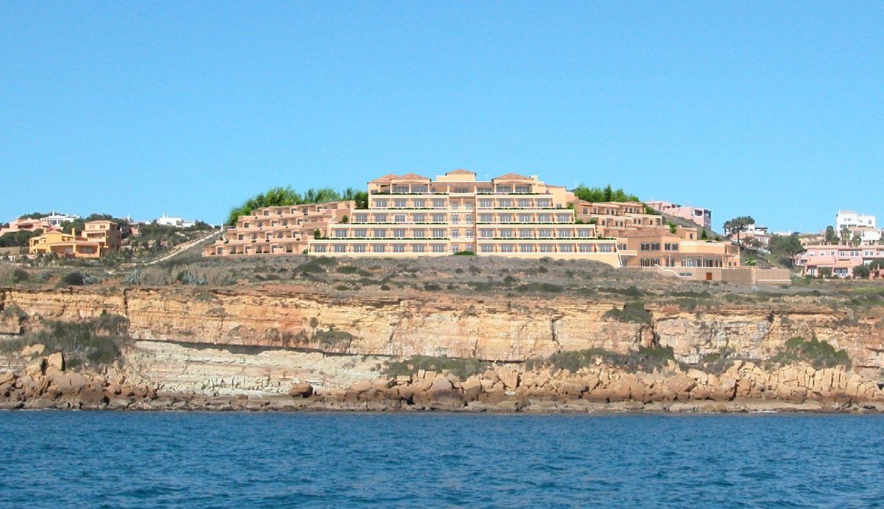 Отель, гостиница в Лагуше, Португалия, 12 615 м2 - фото 1