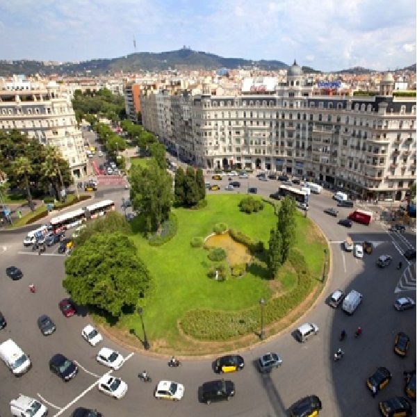Коммерческая недвижимость в Барселоне, Испания, 300 м2 - фото 1