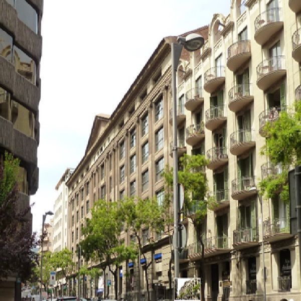 Коммерческая недвижимость в Барселоне, Испания, 400 м2 - фото 1