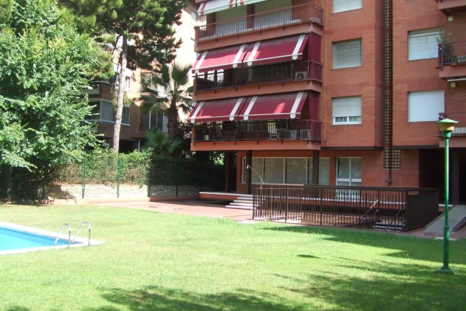 Квартира в Барселоне, Испания, 240 м2 - фото 1