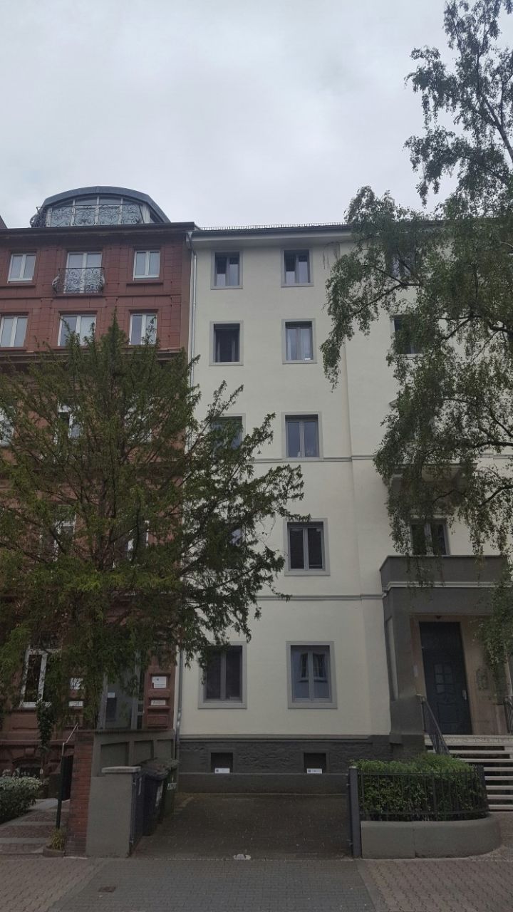 Доходный дом во Франкфурте-на-Майне, Германия, 745 м2 - фото 1