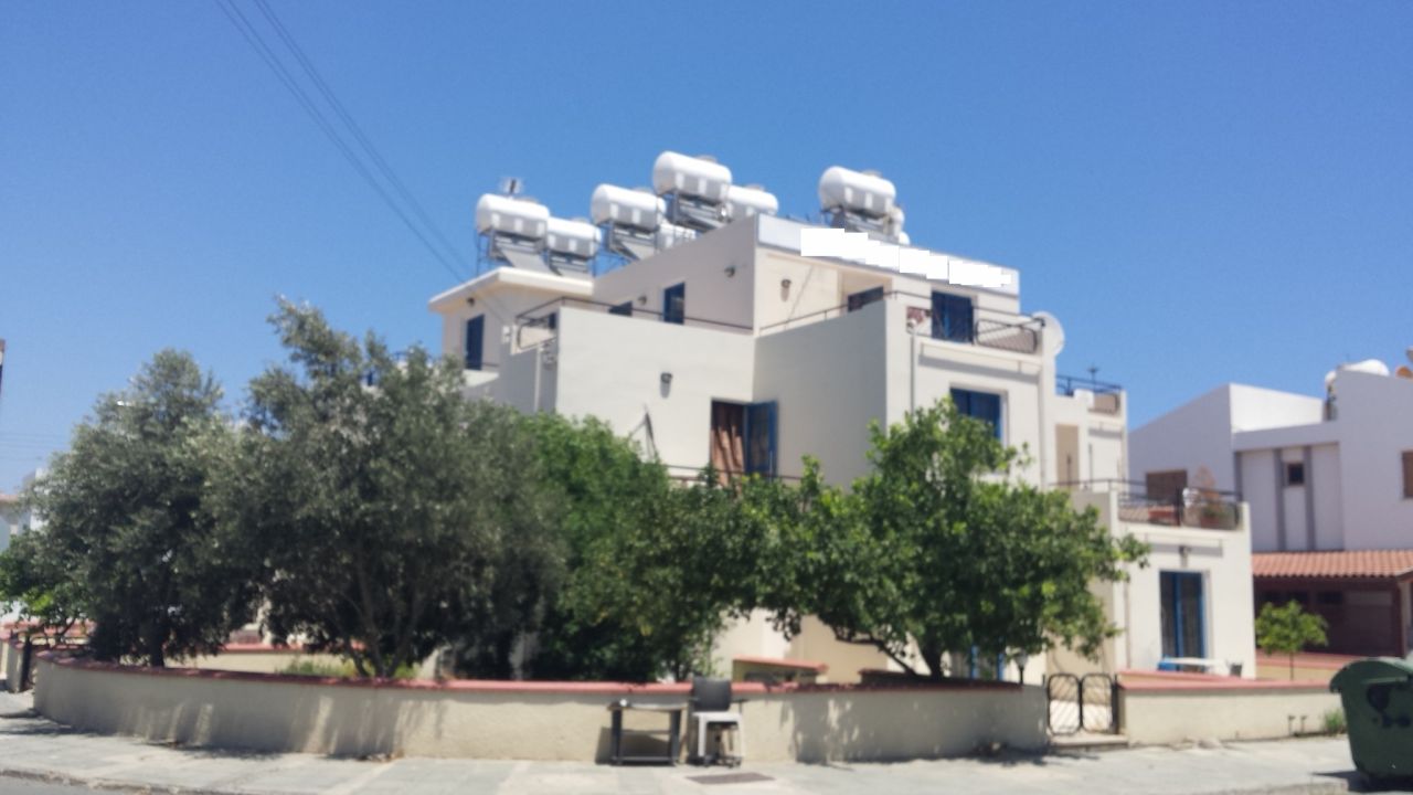 Коммерческая недвижимость в Ларнаке, Кипр, 330 м2 - фото 1