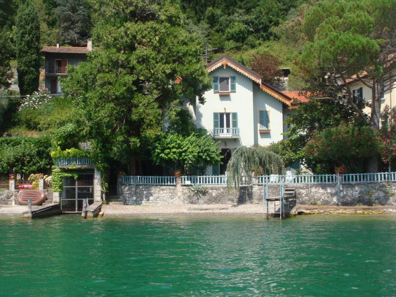 Вилла на озере Лугано, Италия, 260 м2 - фото 1
