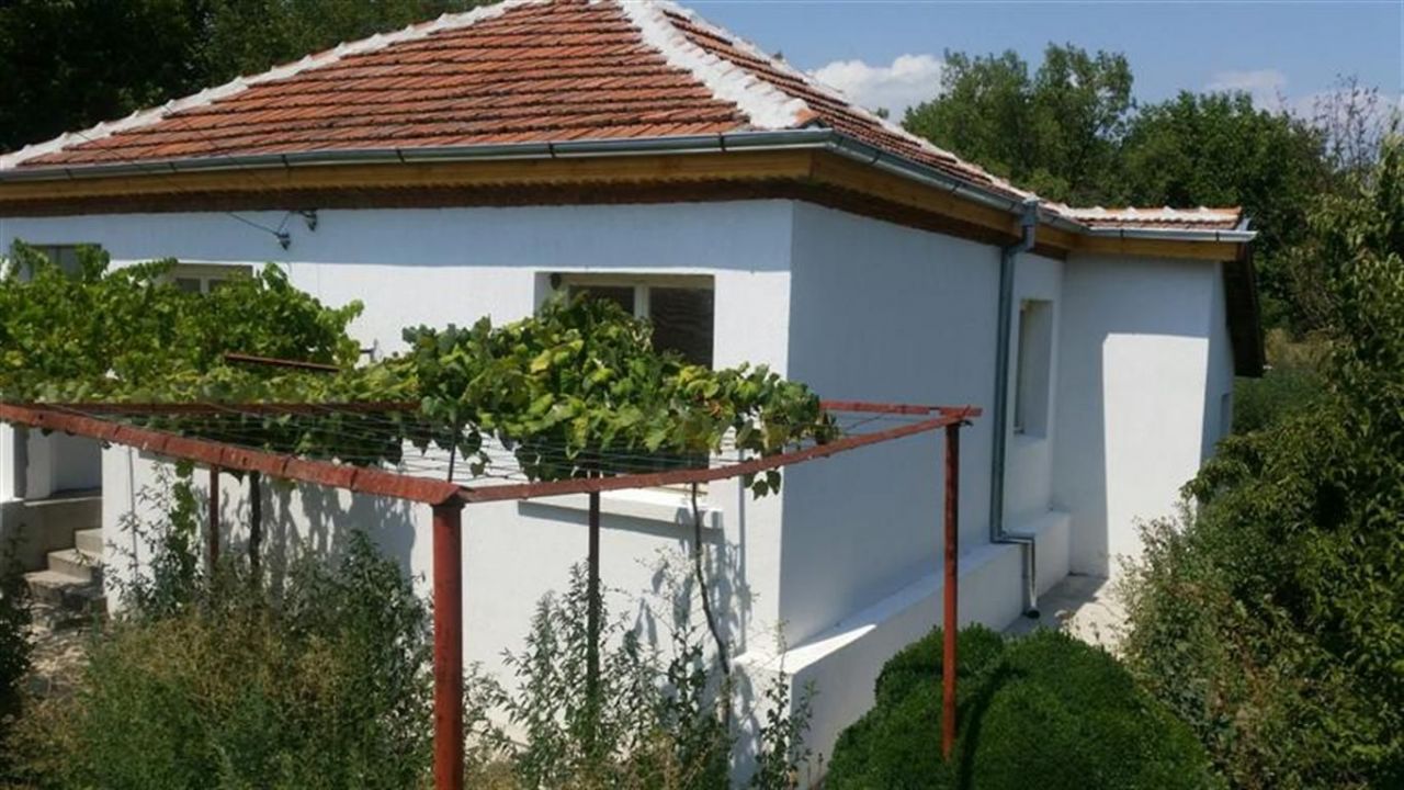 Дом в Елхово, Болгария, 100 м2 - фото 1