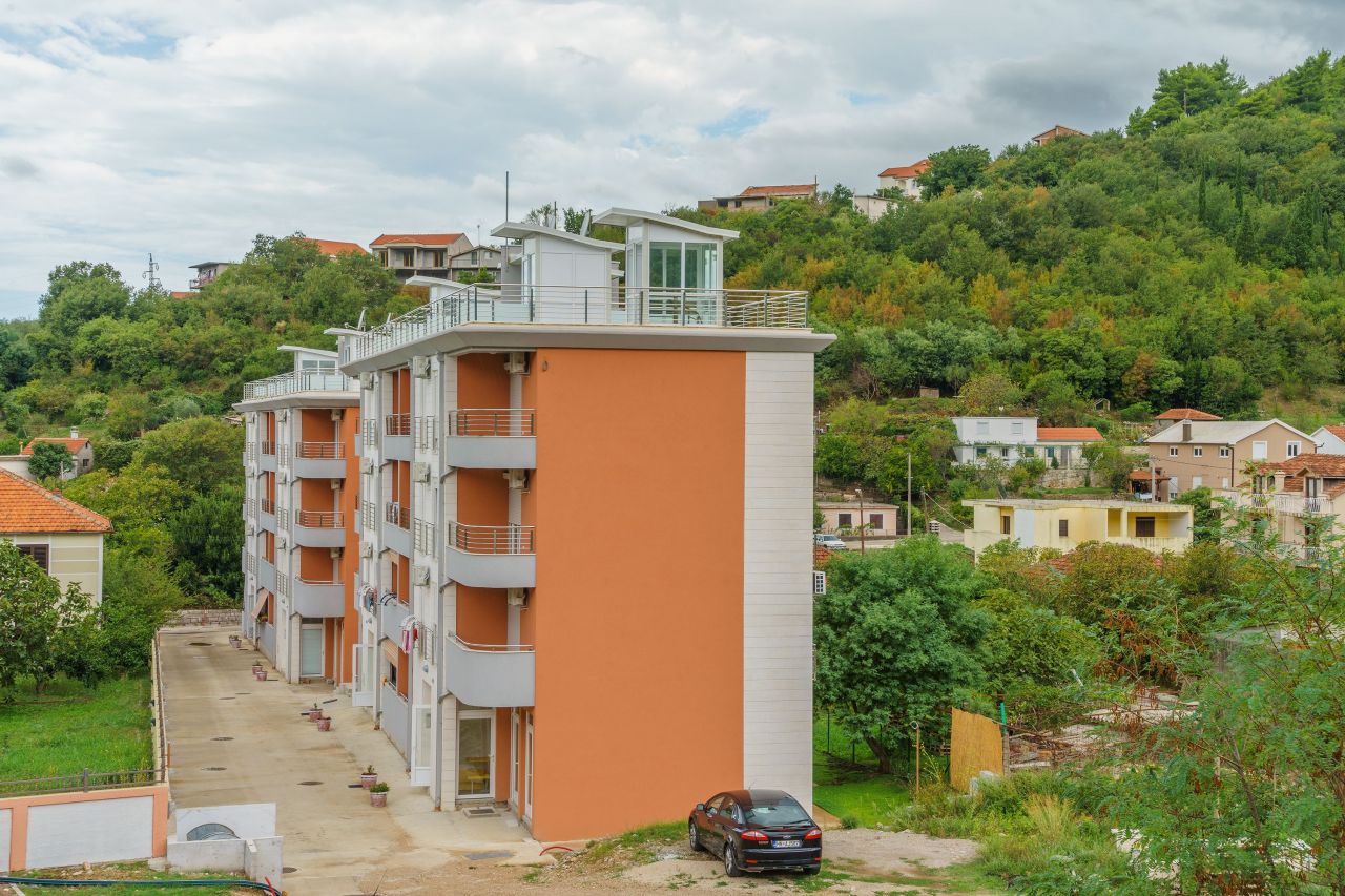 Апартаменты в Зеленике, Черногория, 110 м2 - фото 1