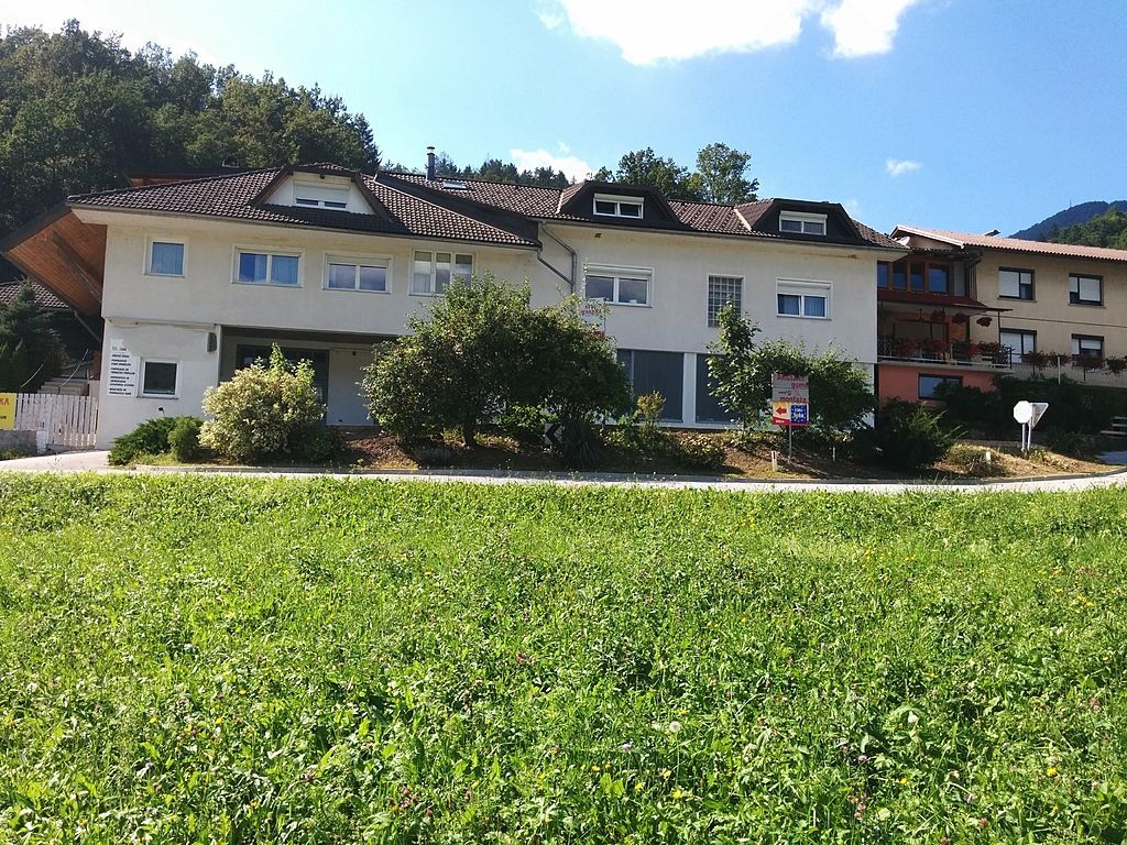 Коммерческая недвижимость в Лашко, Словения, 480 м2 - фото 1