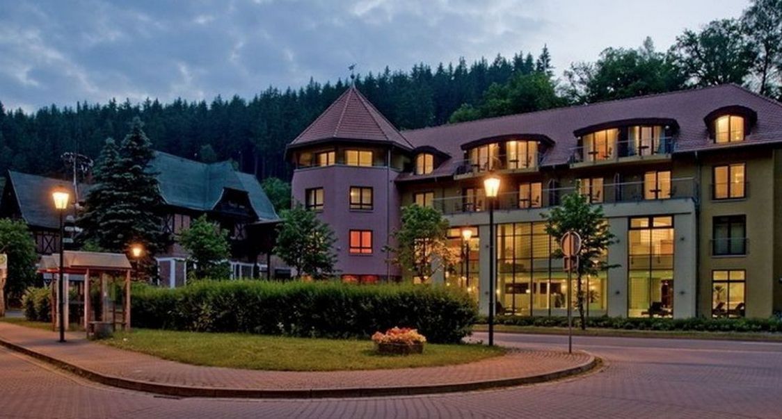 Отель, гостиница в Алексисбаде, Германия, 8 000 м² - фото 1