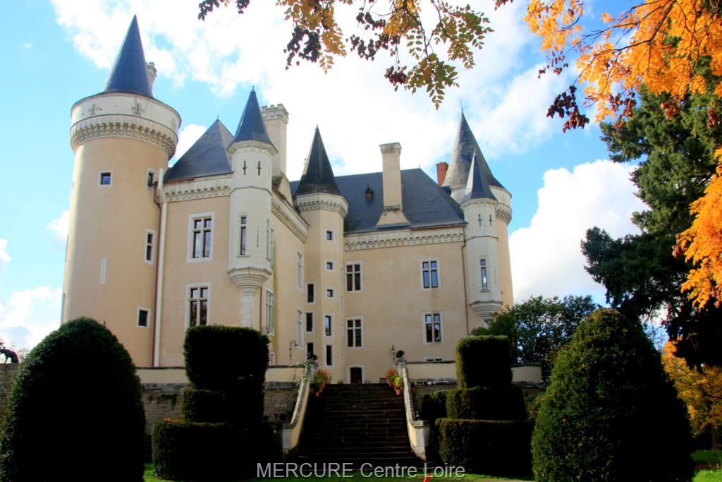 Замок в землях Луары, Франция, 1 000 м2 - фото 1