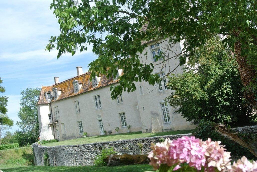 Замок в Шаранте, Франция, 689 м2 - фото 1
