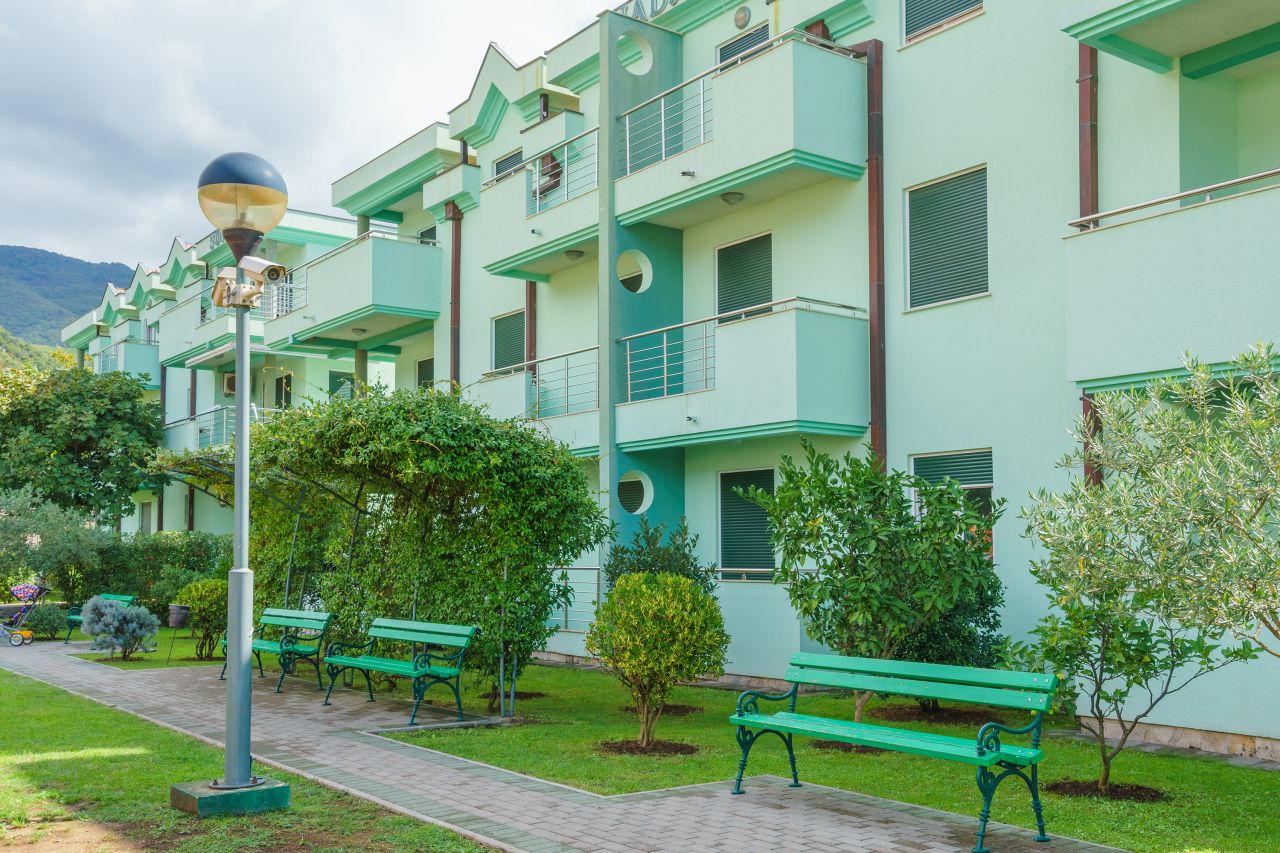 Апартаменты в Зеленике, Черногория, 79 м2 - фото 1