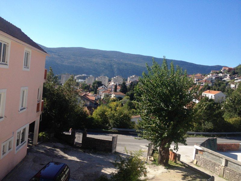 Квартира в Игало, Черногория, 46 м2 - фото 1