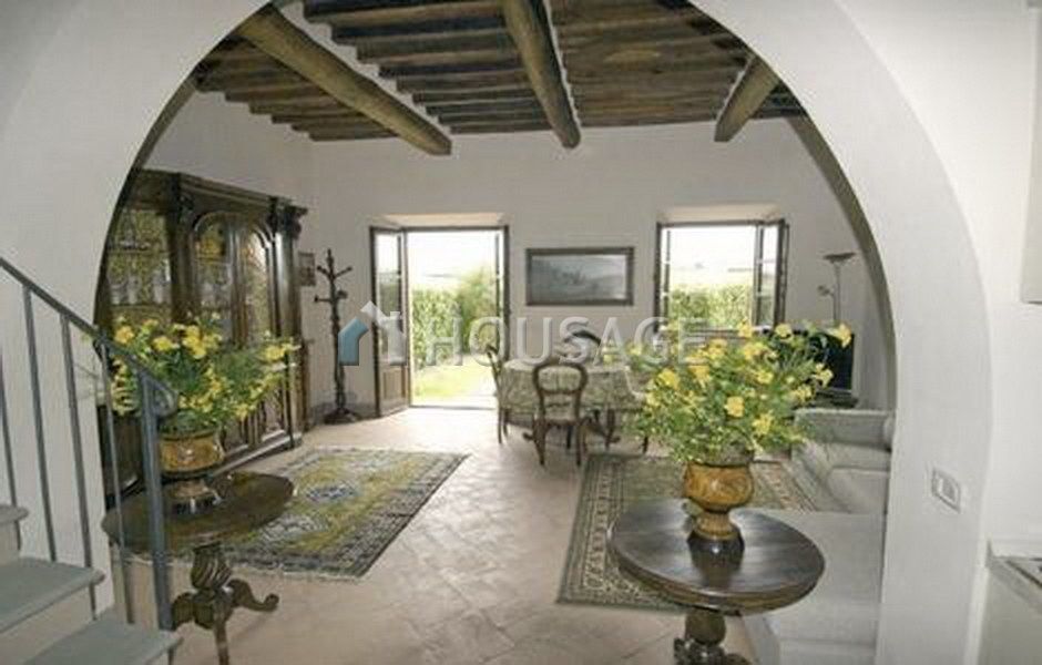 Дом в Кортоне, Италия, 93 м2 - фото 1