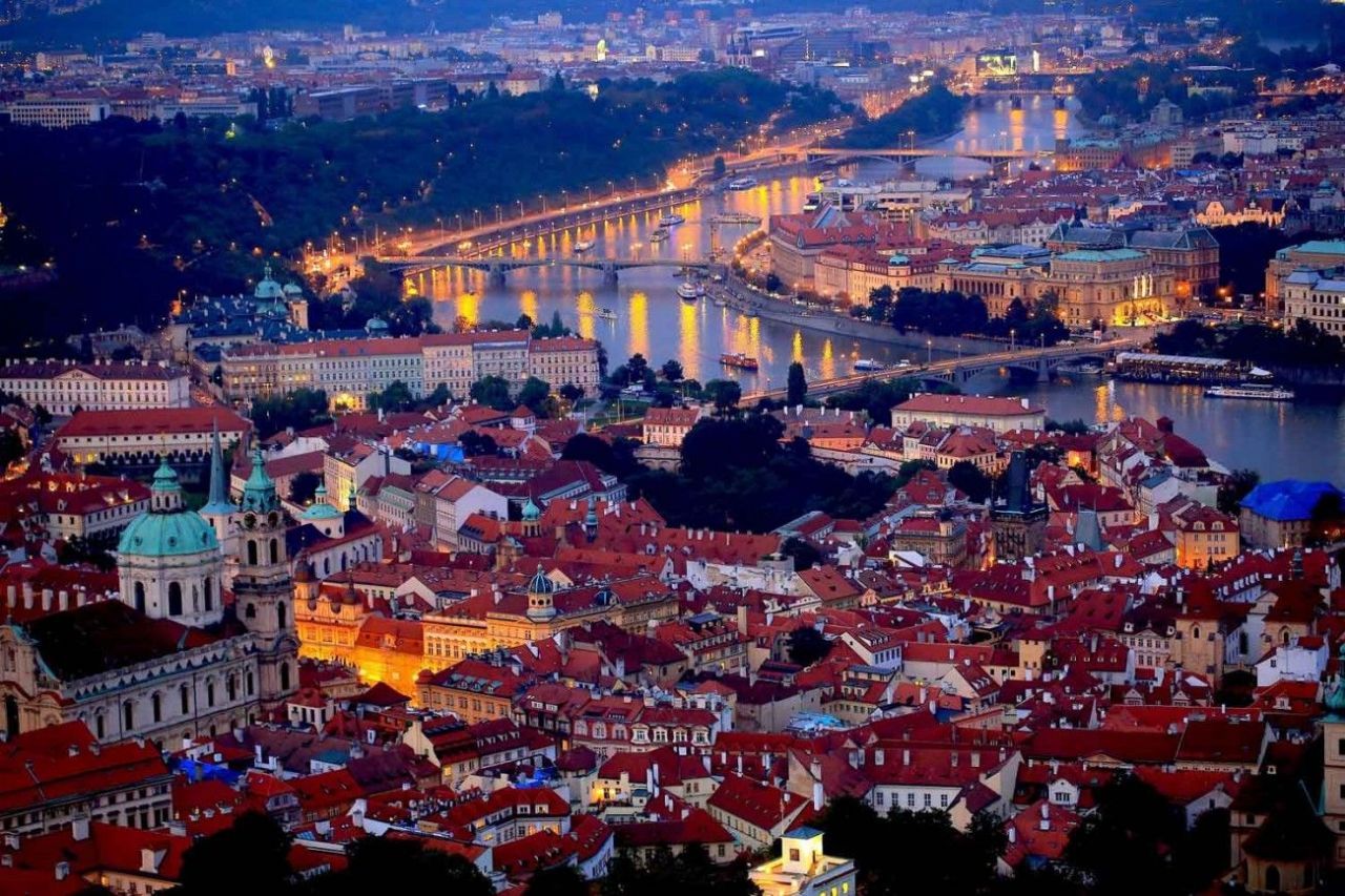 Коммерческая недвижимость в Праге, Чехия, 1 545 м2 - фото 1