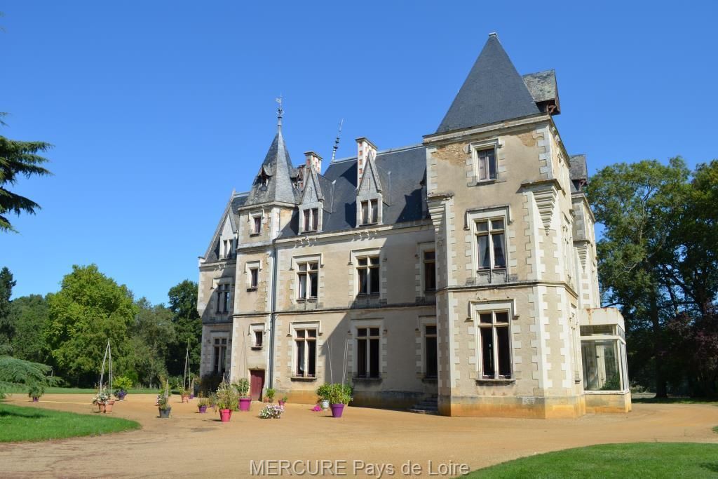 Замок в землях Луары, Франция, 500 м2 - фото 1