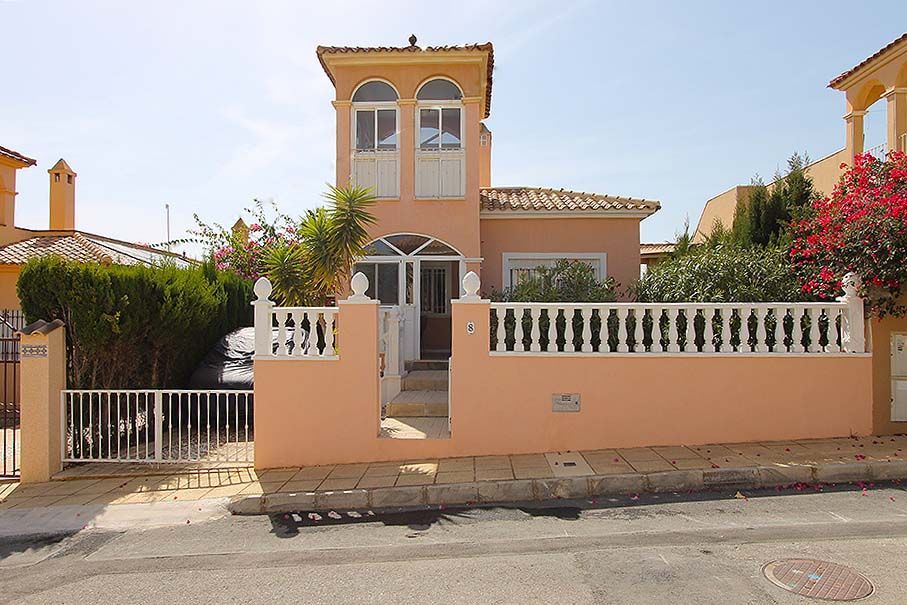 Дом в Сан-Мигель де Салинас, Испания, 120 м2 - фото 1