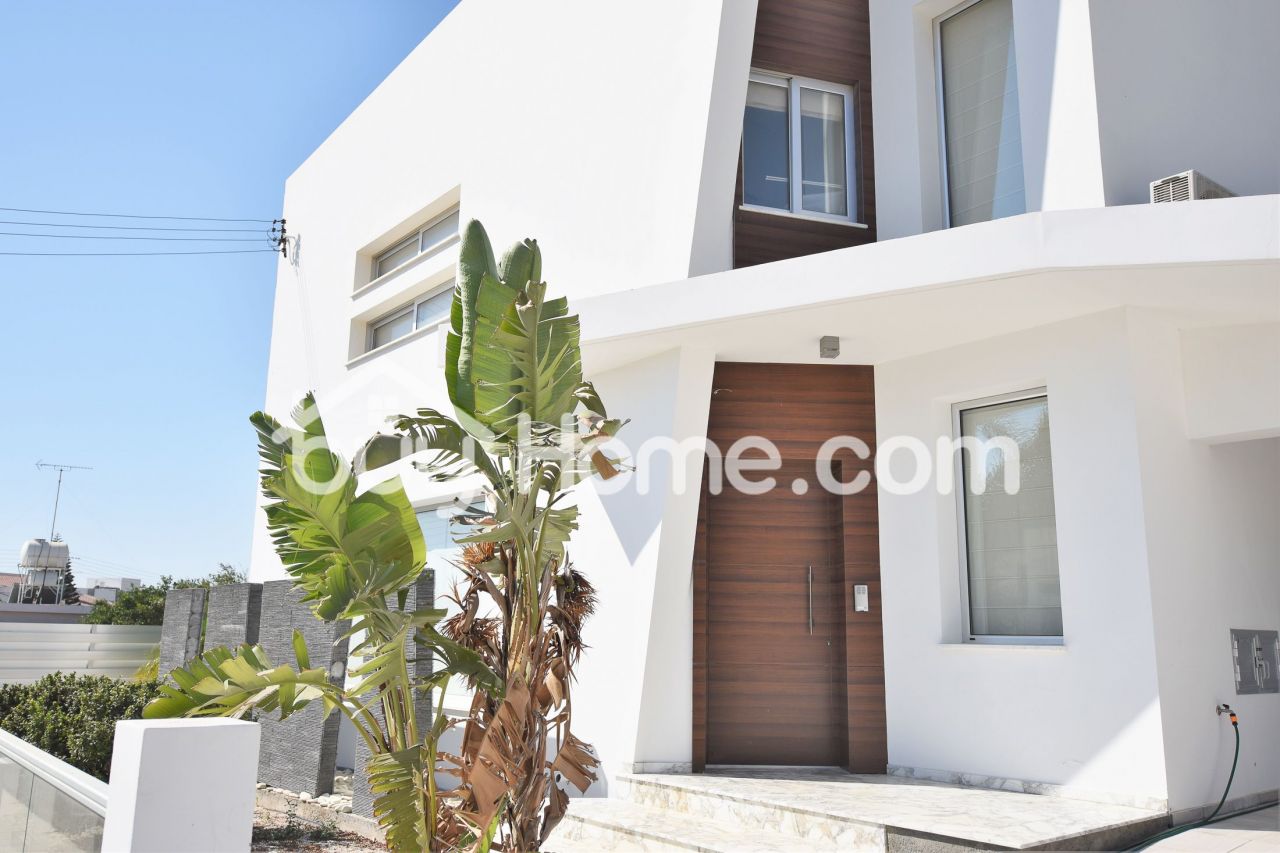 Апартаменты Larnaka, Кипр, 260 м2 - фото 1