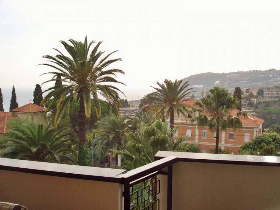 Апартаменты в Сан-Ремо, Италия, 120 м2 - фото 1