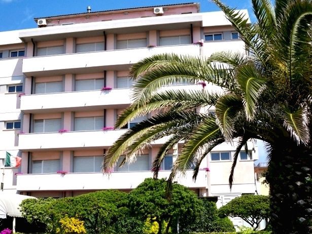 Отель, гостиница в Форте деи Марми, Италия - фото 1