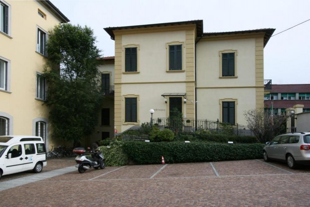 Коммерческая недвижимость у озера Комо, Италия, 1 015 м2 - фото 1