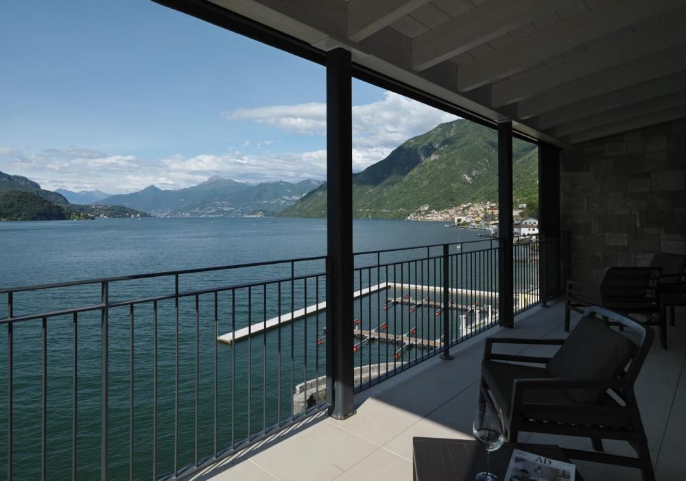 Апартаменты у озера Комо, Италия, 52 м2 - фото 1
