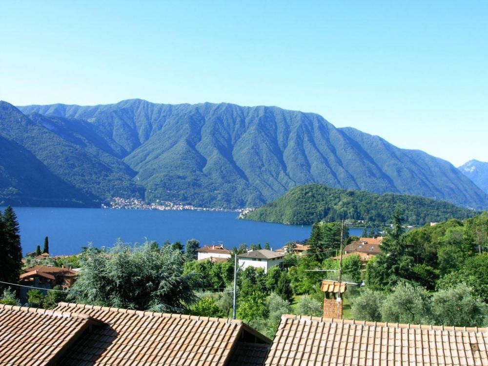 Вилла у озера Комо, Италия, 150 м2 - фото 1