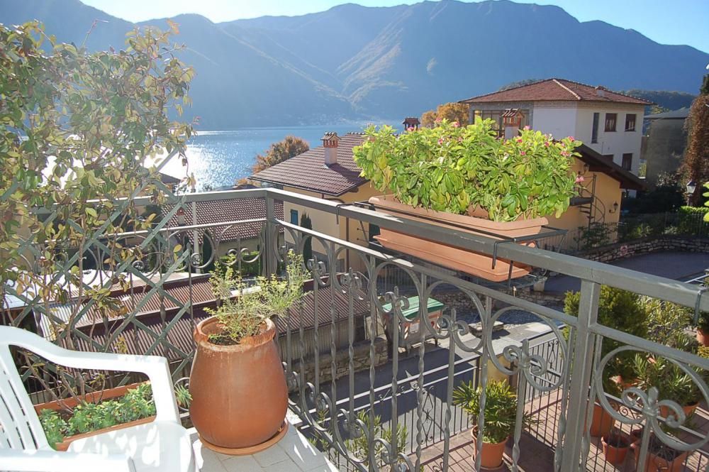 Апартаменты у озера Комо, Италия, 105 м2 - фото 1