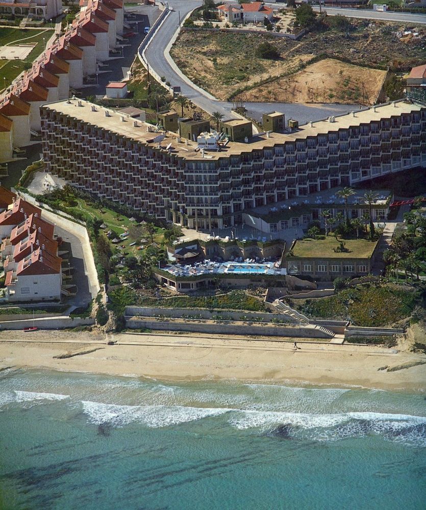 Отель, гостиница в Сан-Хуан-де-Аликанте, Испания, 16 057 м2 - фото 1